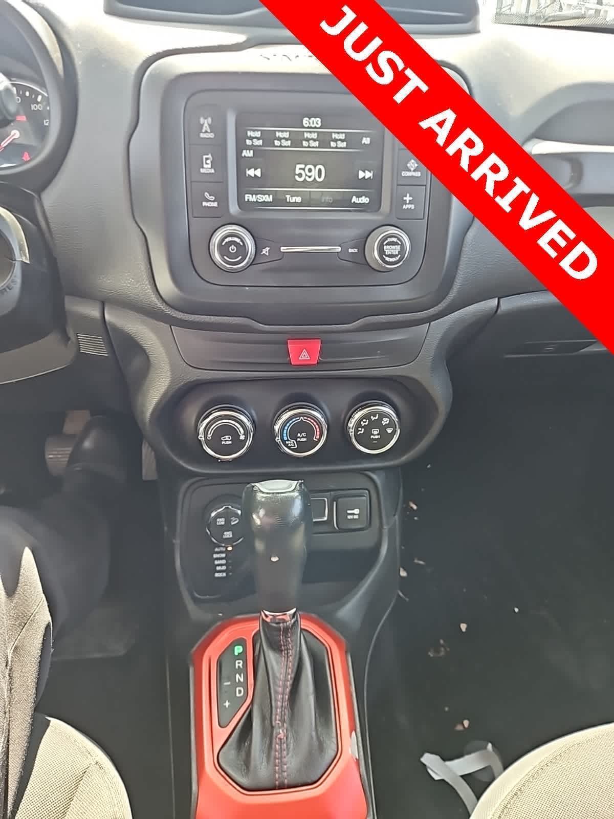 Thumbnail: 2016 Jeep Renegade - 10