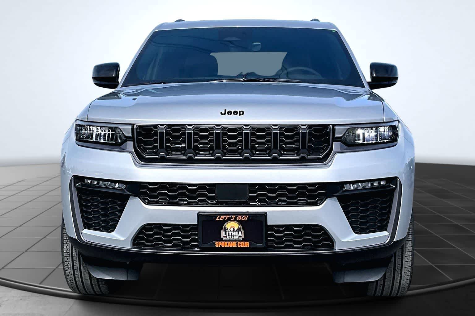 Thumbnail: 2026 Jeep Grand Cherokee - 6