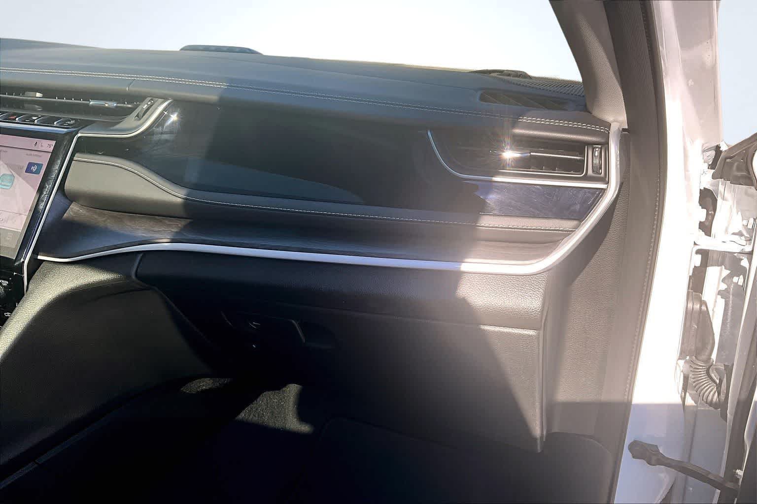 Thumbnail: 2022 Jeep Grand Cherokee - 24