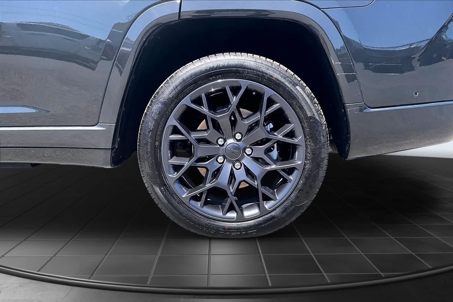 Thumbnail: 2023 Jeep Grand Cherokee L - 34