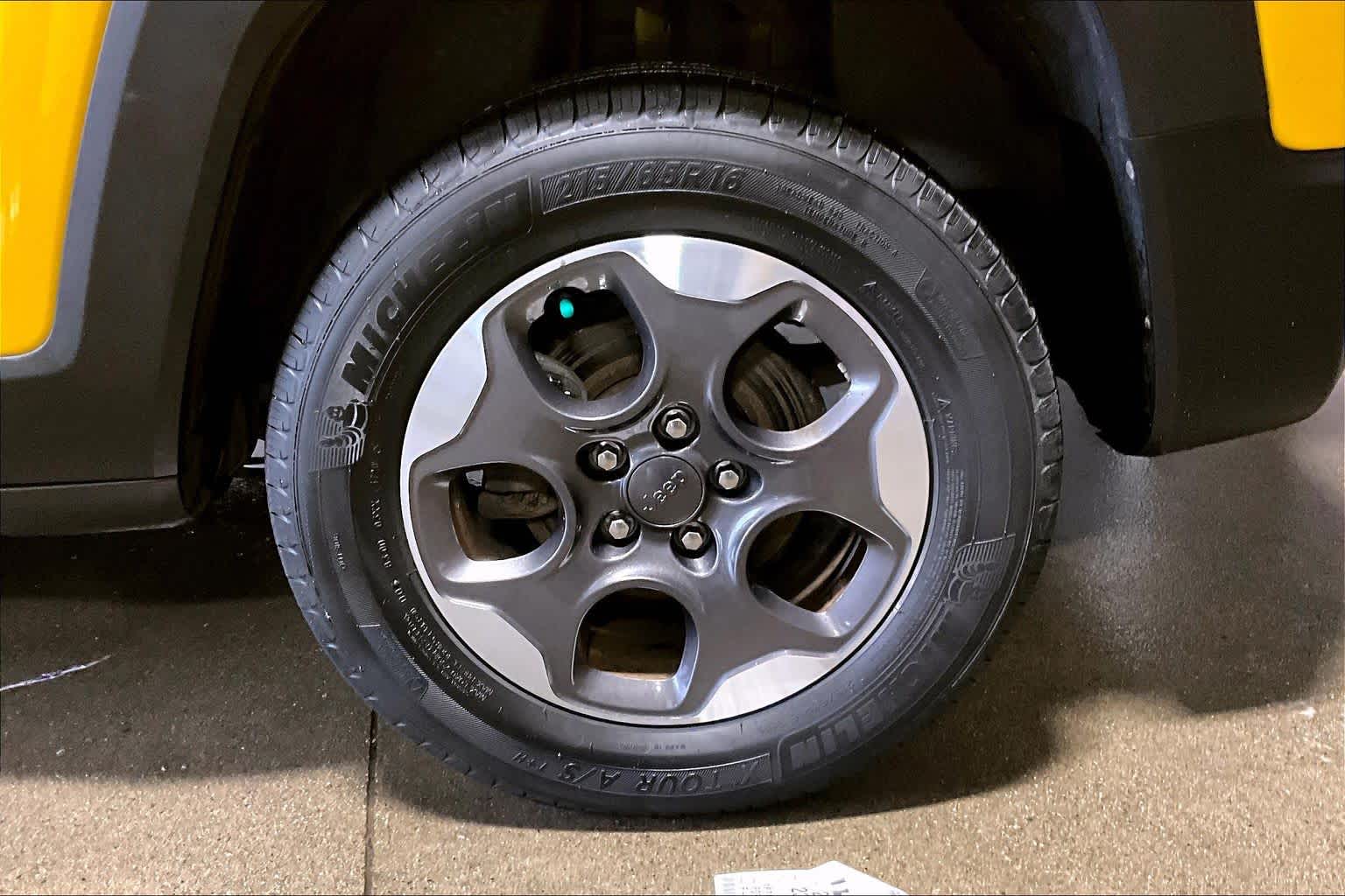 Thumbnail: 2018 Jeep Renegade - 35