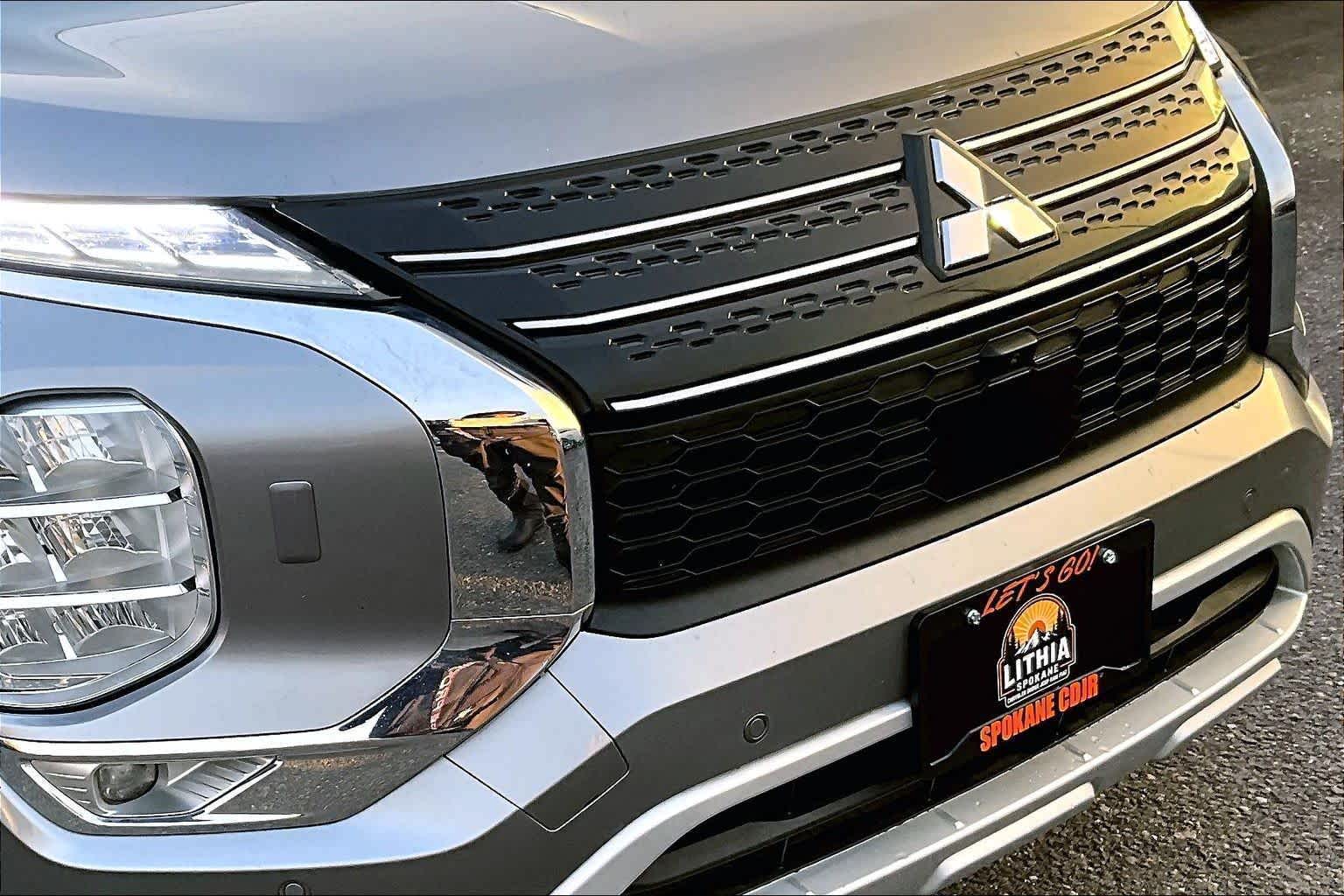 Thumbnail: 2024 Mitsubishi Outlander - 33