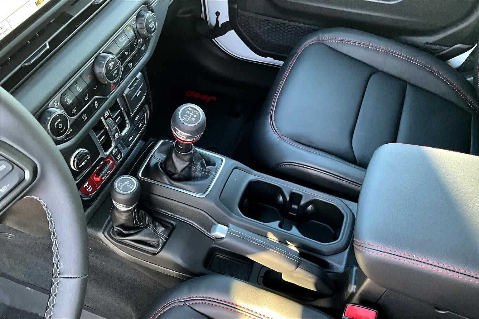 Thumbnail: 2025 Jeep Wrangler - 18