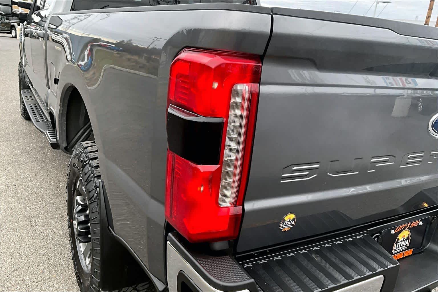 Thumbnail: 2024 Ford Econoline - 32