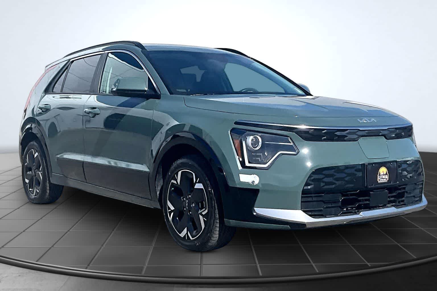 Thumbnail: 2023 Kia Niro - 21