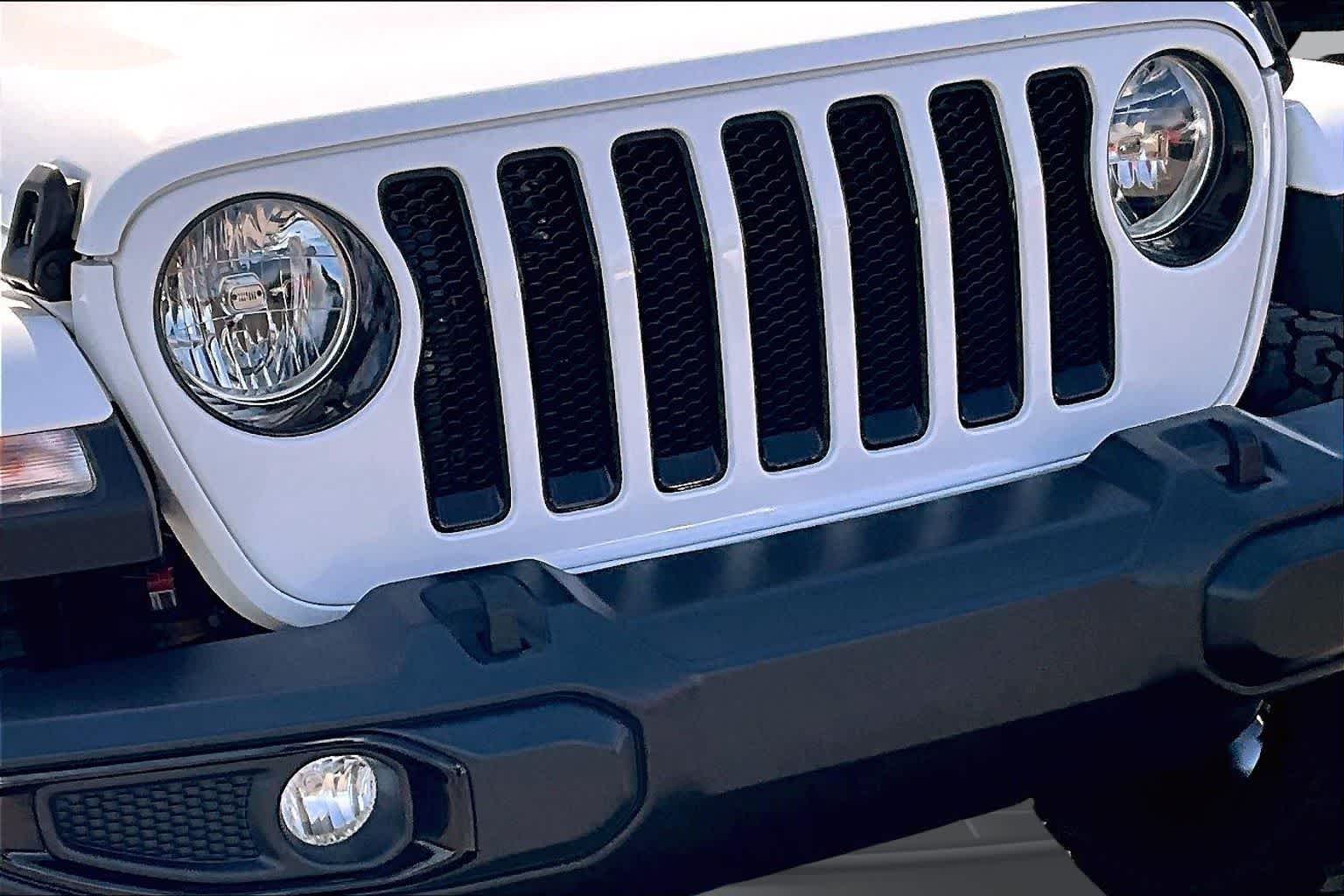 Thumbnail: 2023 Jeep Wrangler - 32