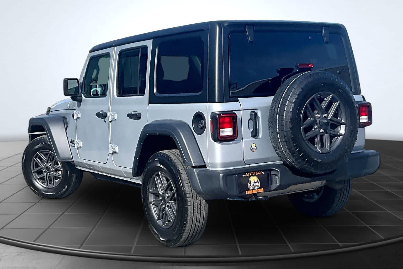 Thumbnail: 2024 Jeep Wrangler - 4
