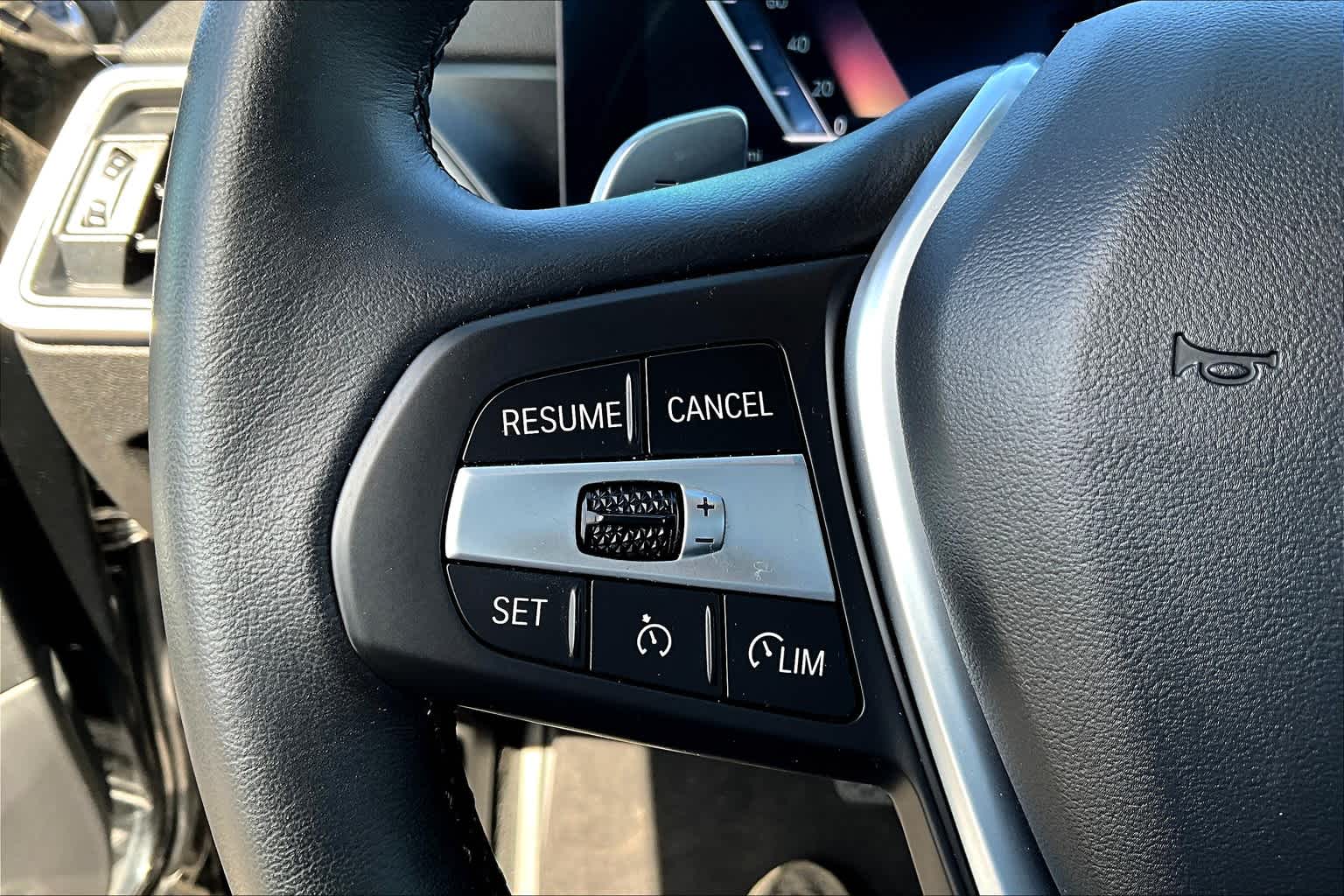 Thumbnail: 2024 BMW 3 Series - 21