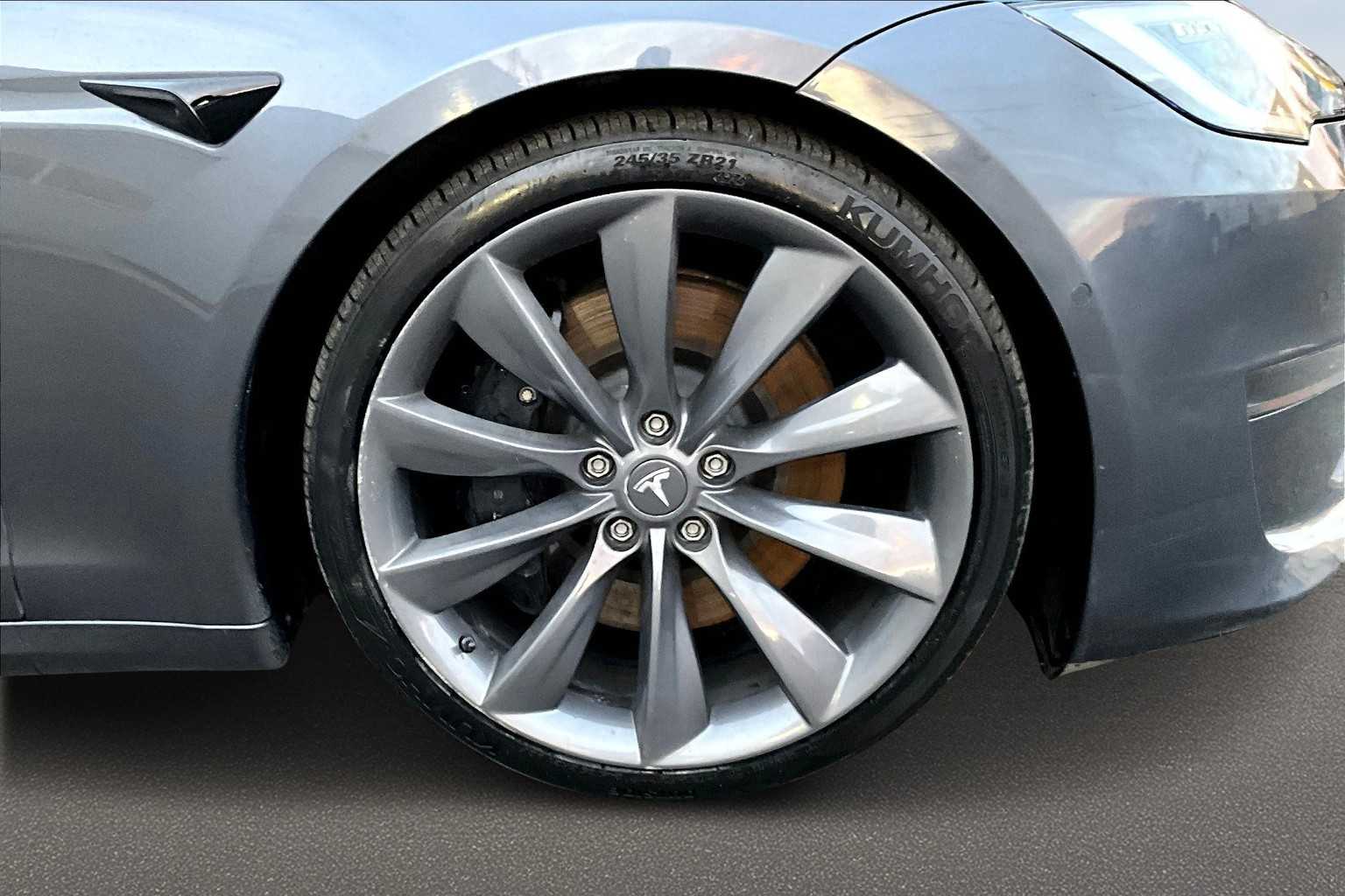 Thumbnail: 2022 Tesla Model S - 34