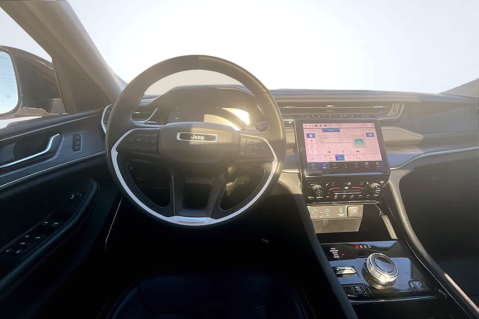 Thumbnail: 2022 Jeep Grand Cherokee - 15