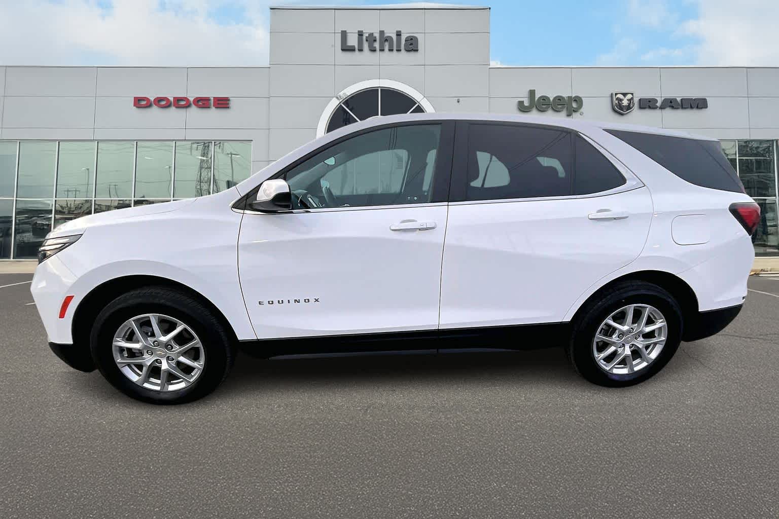 Thumbnail: 2024 Chevrolet Equinox - 3