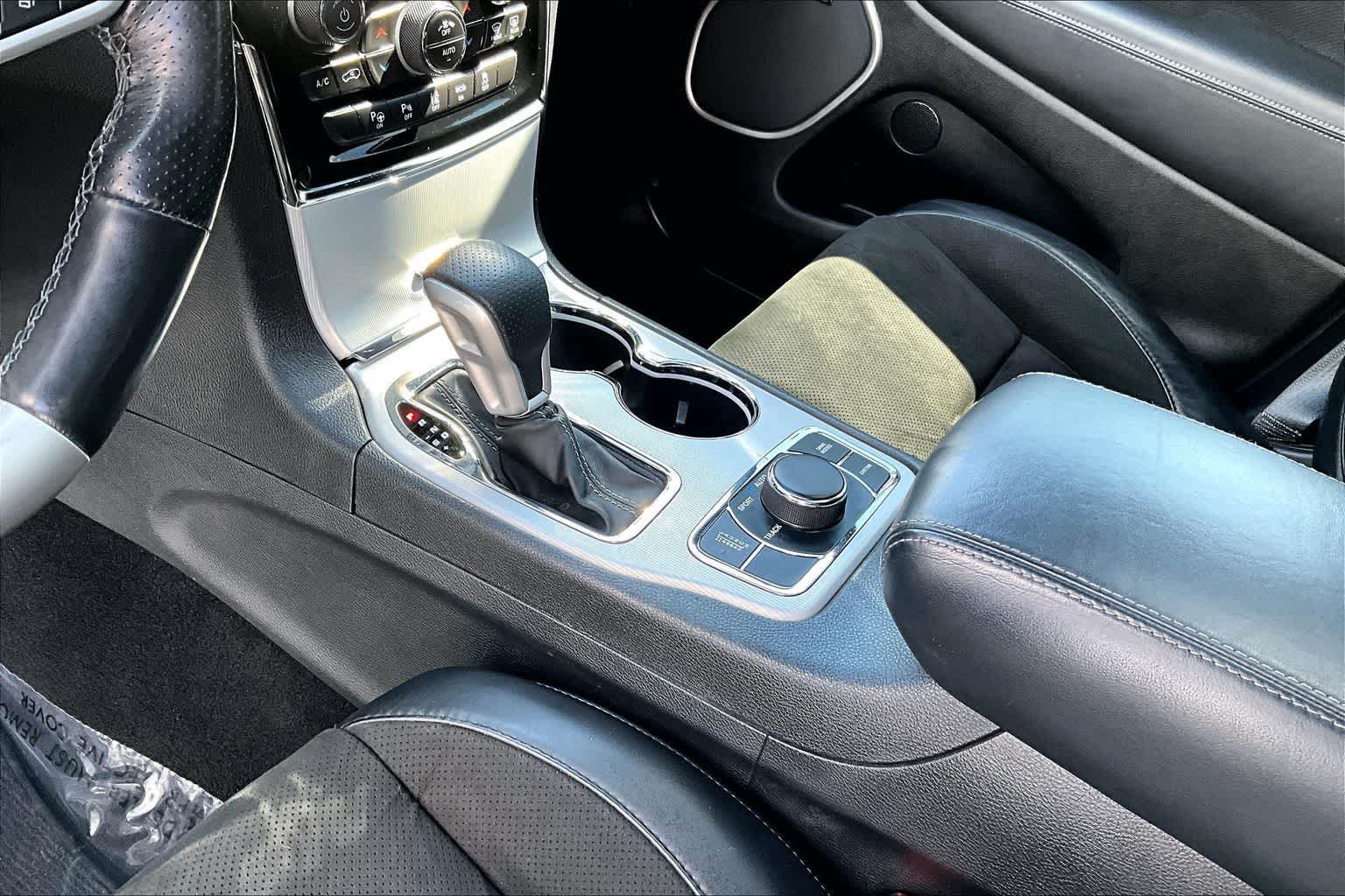 Thumbnail: 2019 Jeep Grand Cherokee - 17