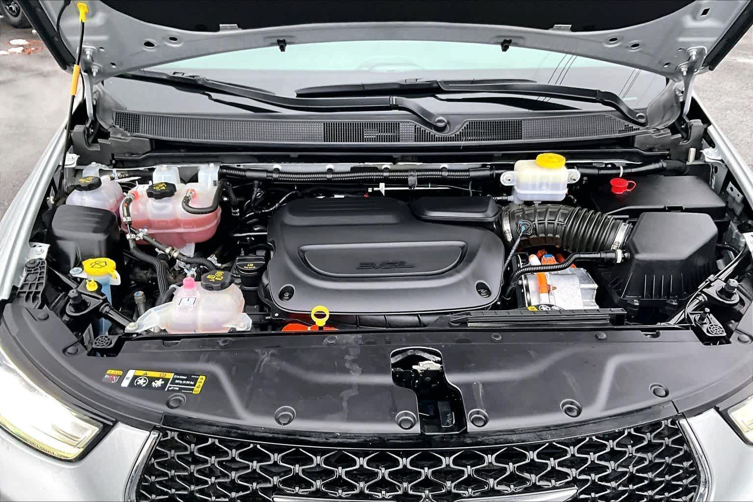 Thumbnail: 2024 Chrysler Pacifica - 10