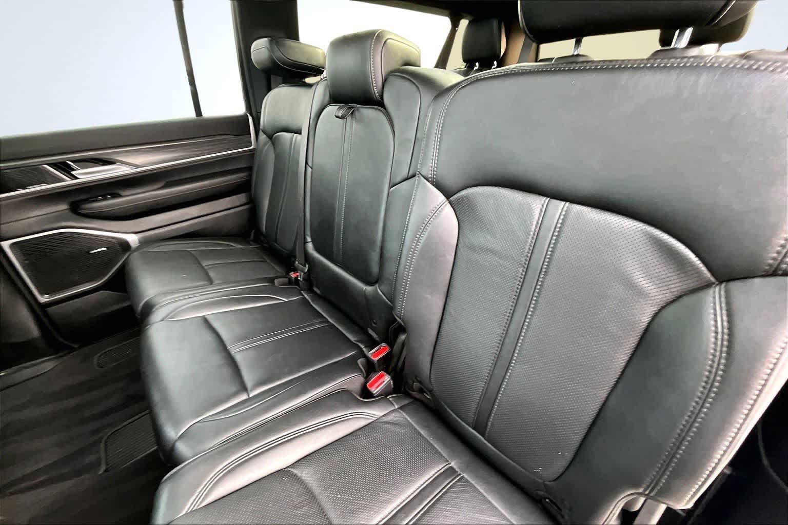 Thumbnail: 2023 Jeep Wagoneer - 13