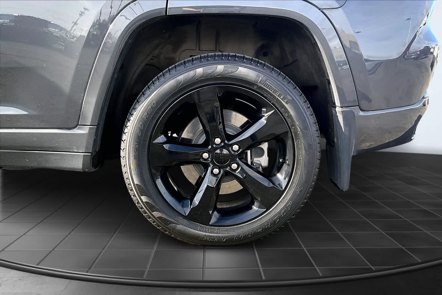 Thumbnail: 2023 Jeep Grand Cherokee - 35