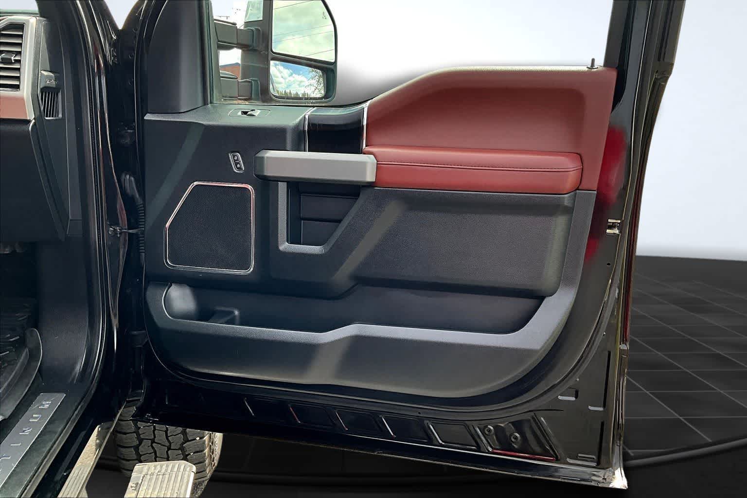 Thumbnail: 2019 Ford Econoline - 29