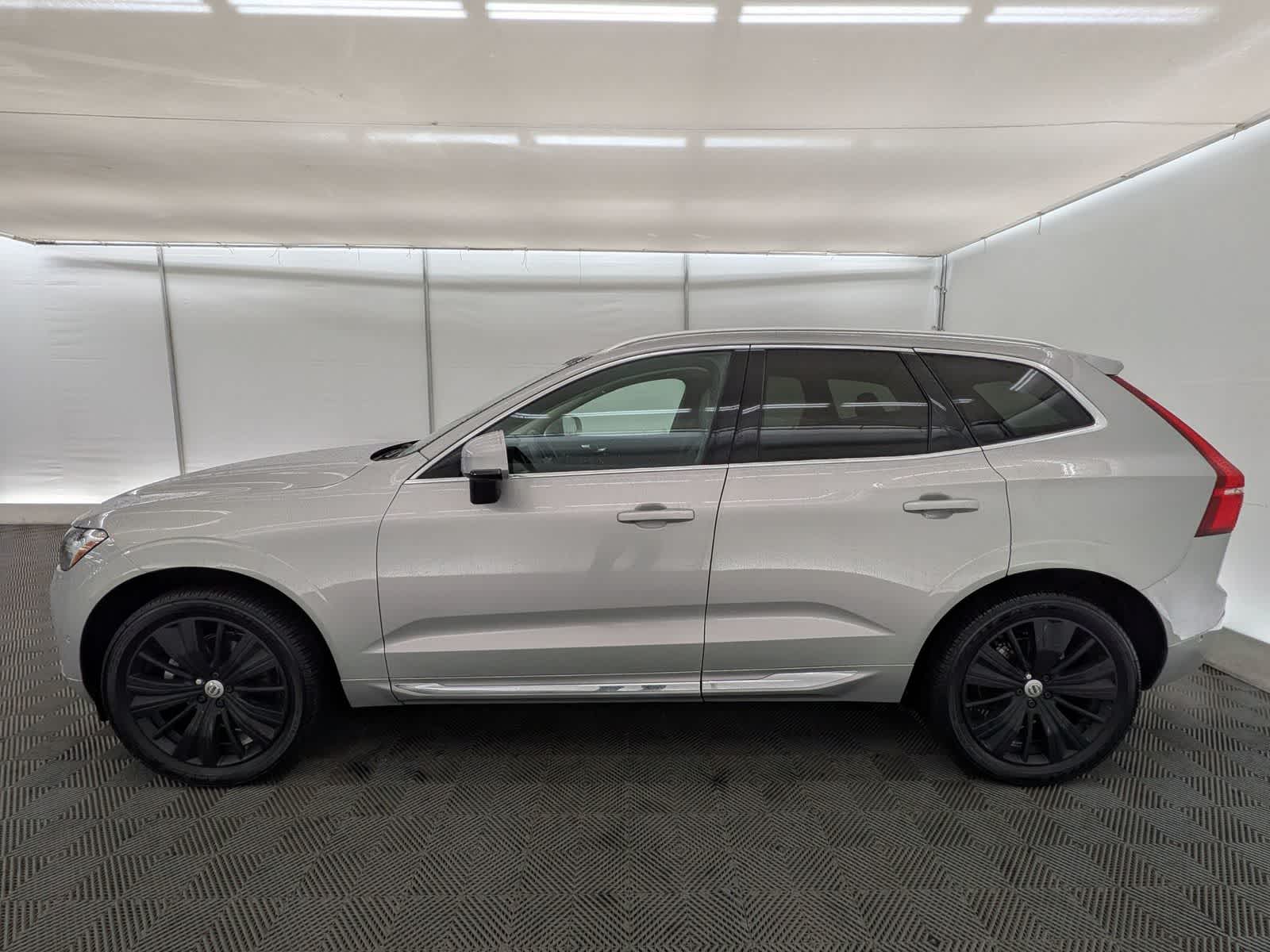 Thumbnail: 2022 Volvo XC60 - 3