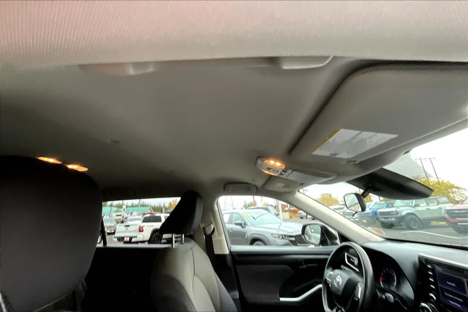 Thumbnail: 2020 Toyota Highlander - 30