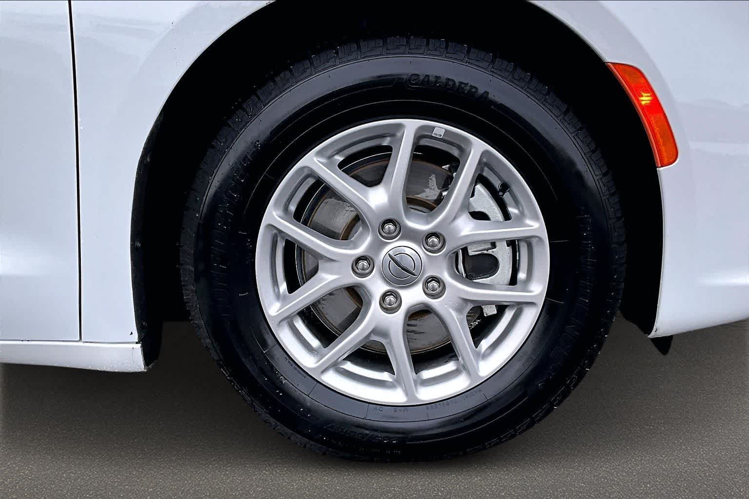 Thumbnail: 2024 Chrysler Pacifica - 34