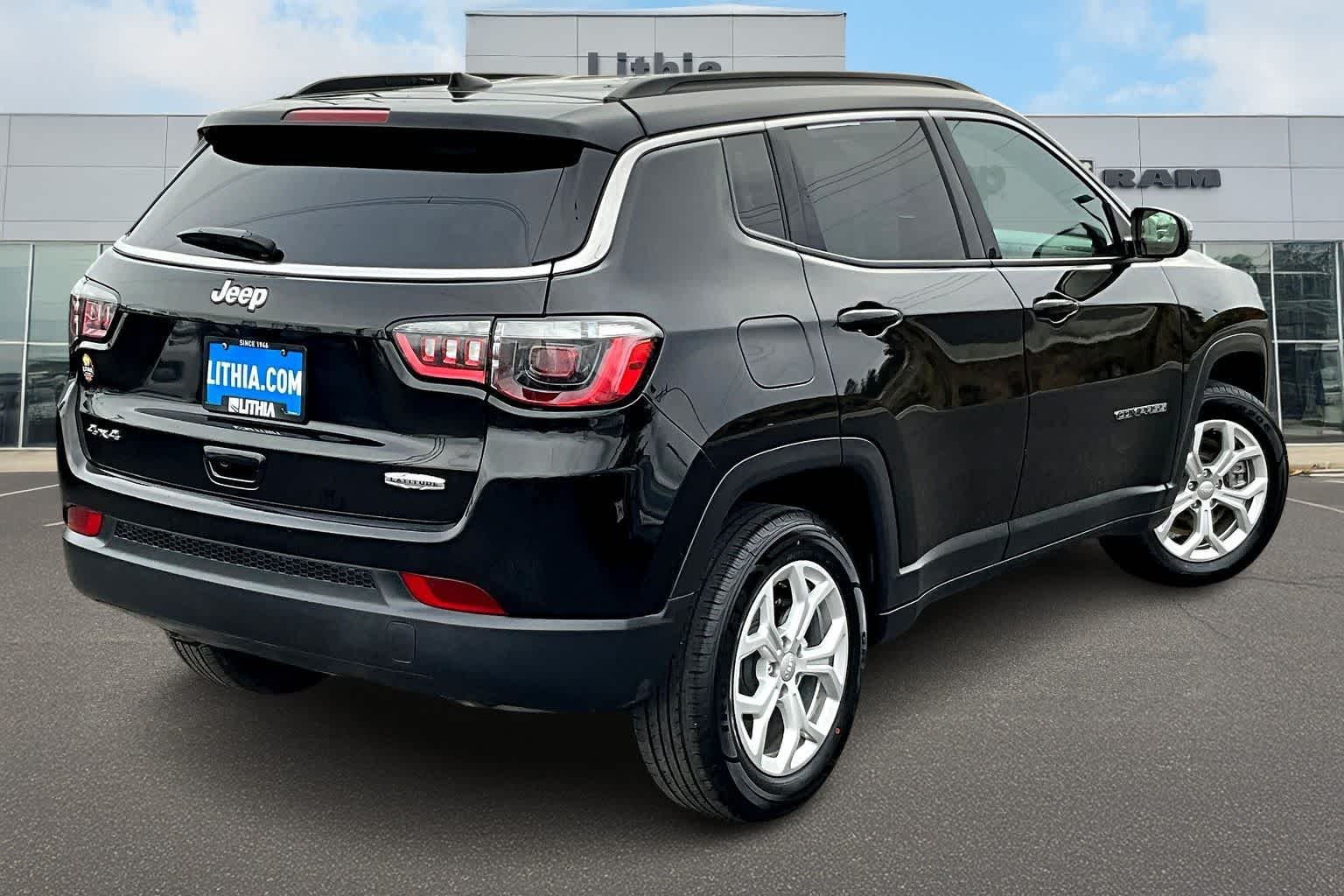 Thumbnail: 2024 Jeep Compass - 23