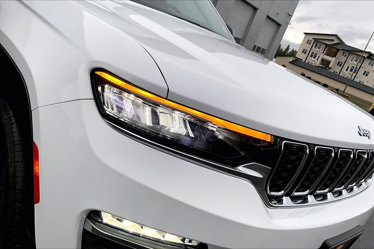 Thumbnail: 2022 Jeep Grand Cherokee - 31