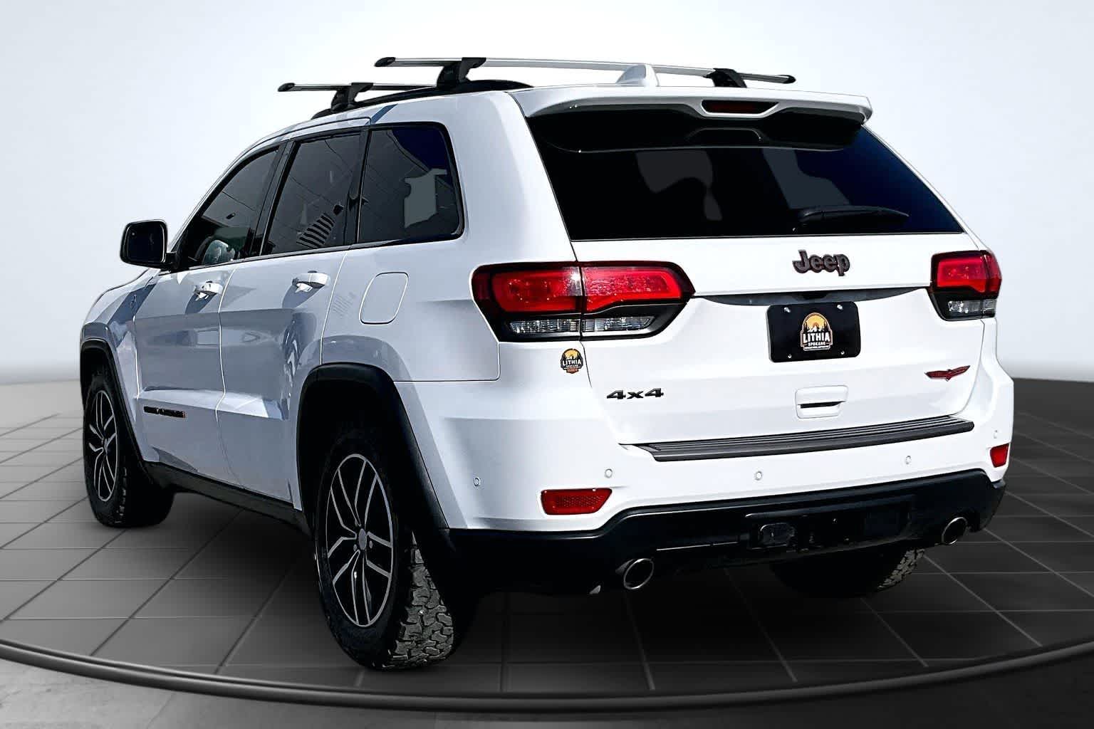 Thumbnail: 2020 Jeep Grand Cherokee - 3