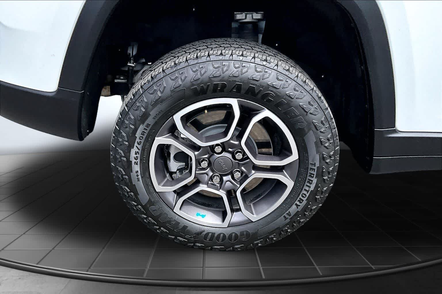 Thumbnail: 2022 Jeep Grand Cherokee - 34