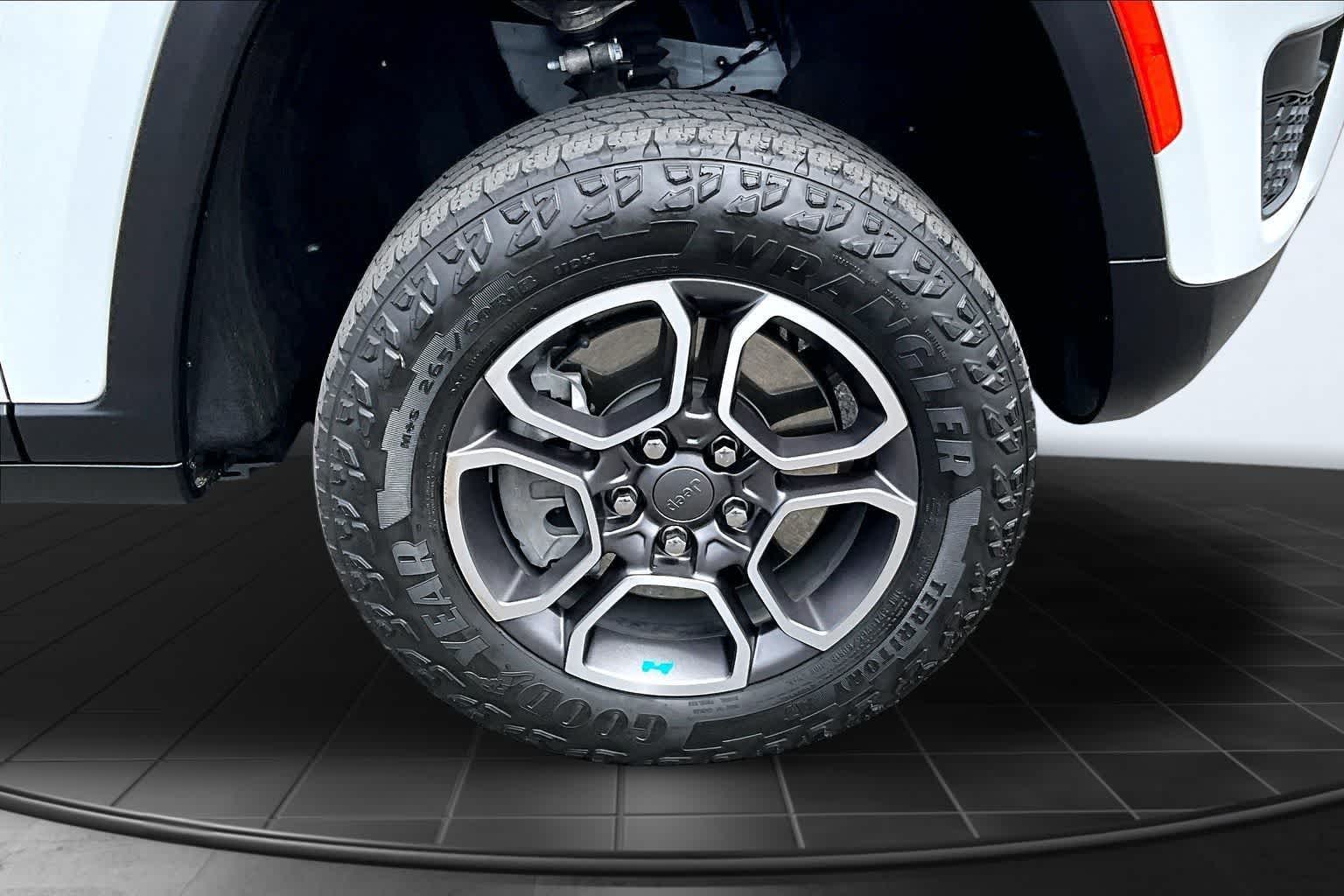 Thumbnail: 2022 Jeep Grand Cherokee - 33