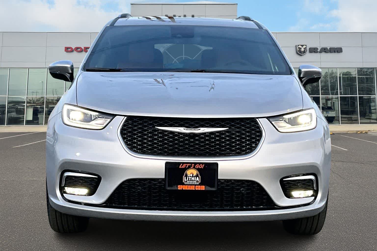 Thumbnail: 2026 Chrysler Pacifica - 6