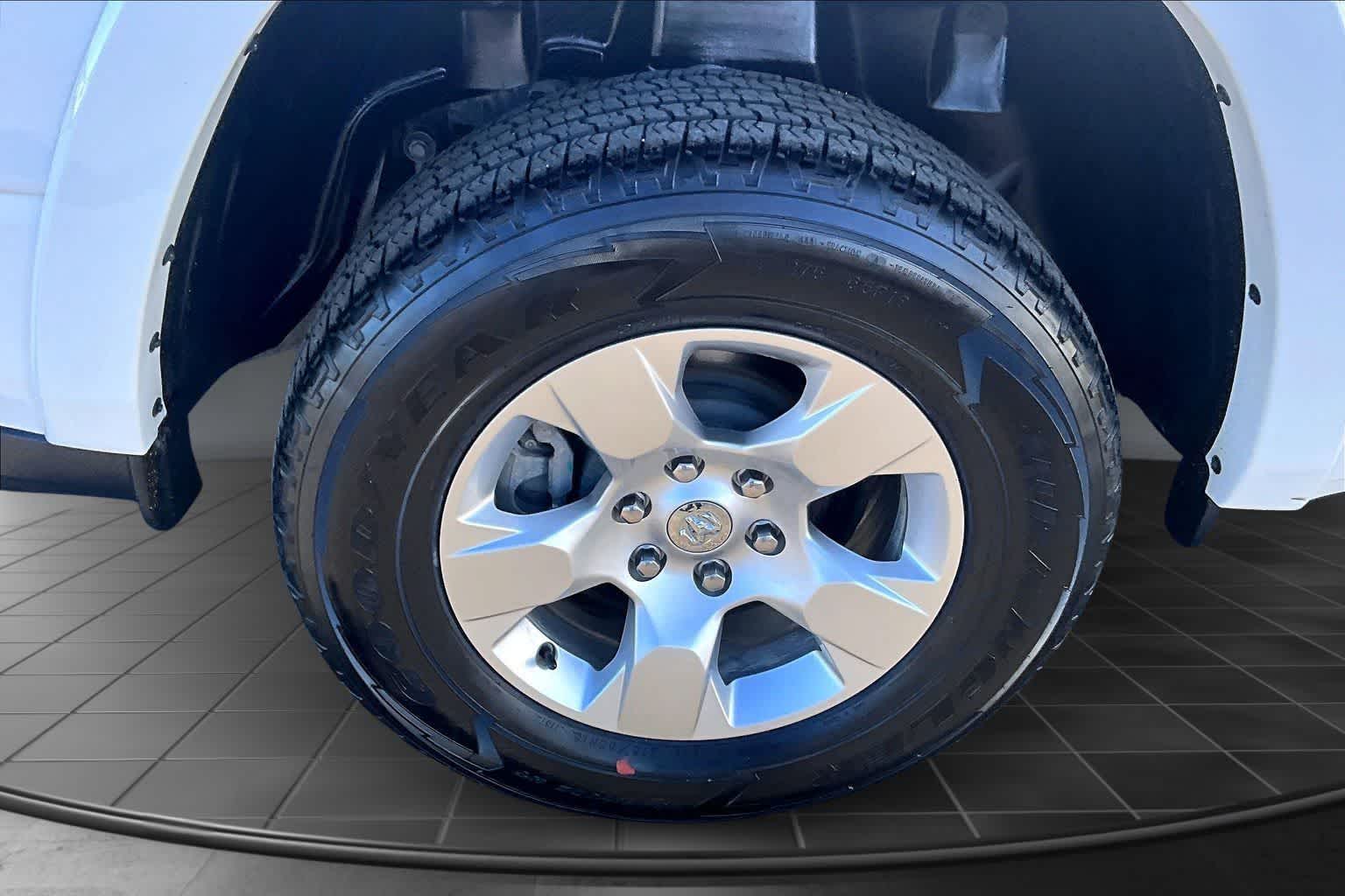 Thumbnail: 2025 RAM 1500 - 34