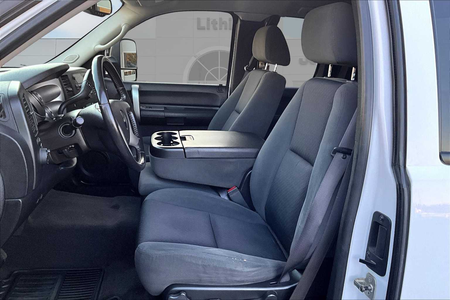 Thumbnail: 2009 GMC Sierra 2500 - 11