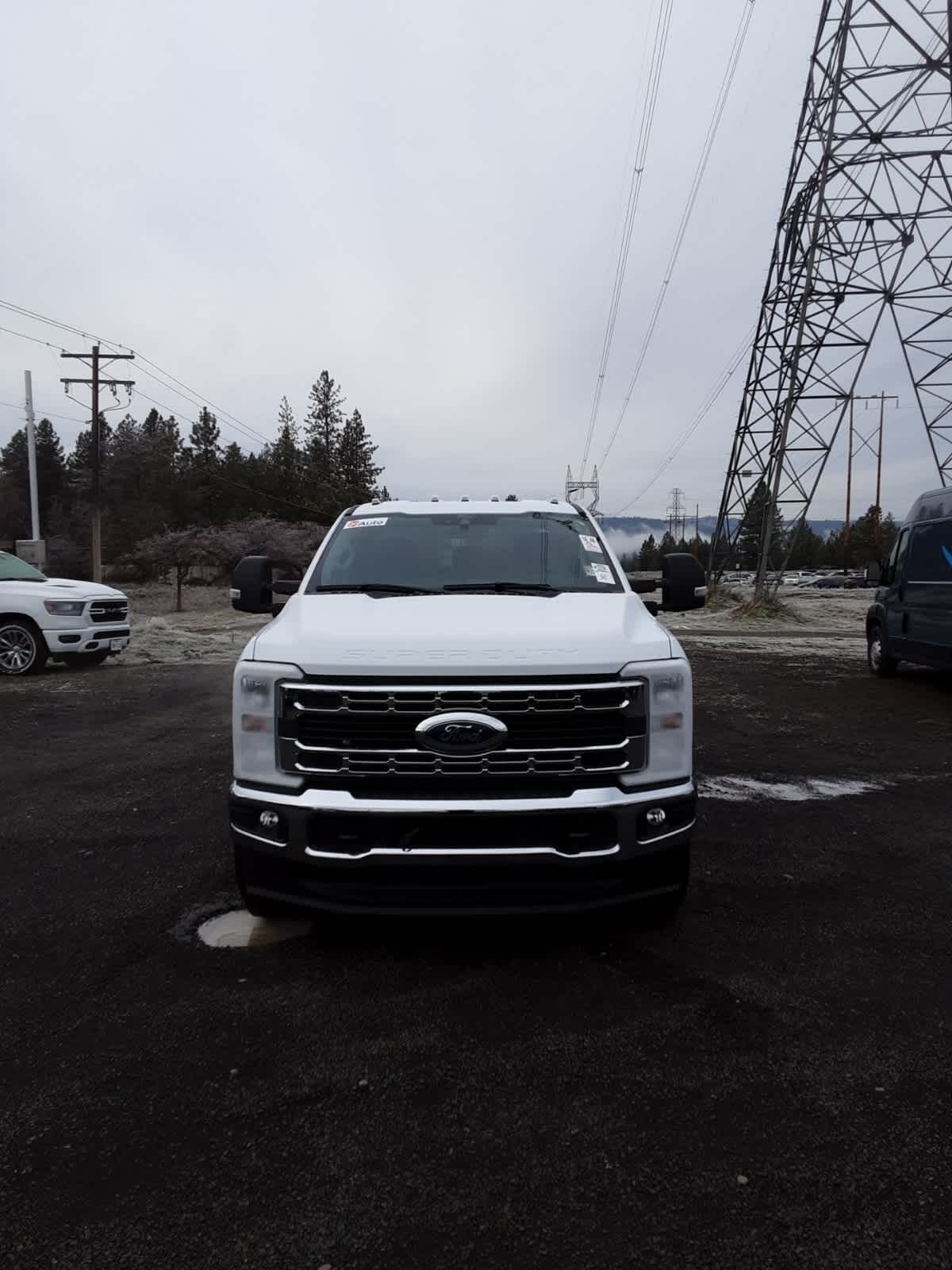 2024 Ford F-350 XLT photo 2