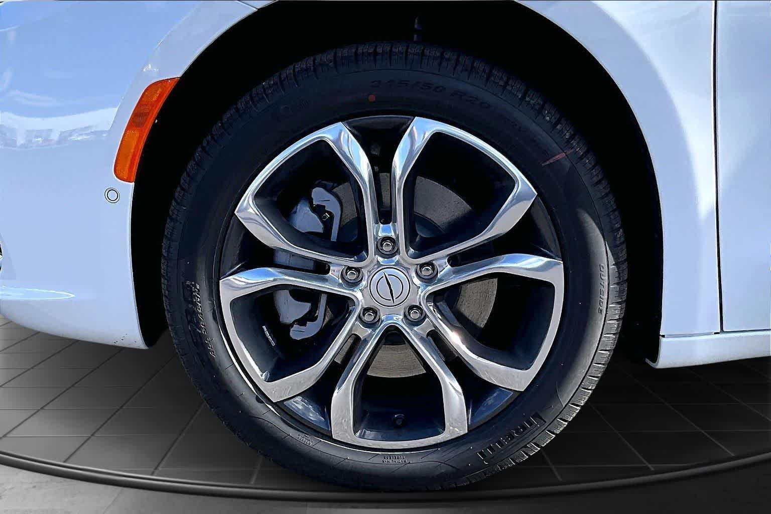 Thumbnail: 2026 Chrysler Pacifica - 8