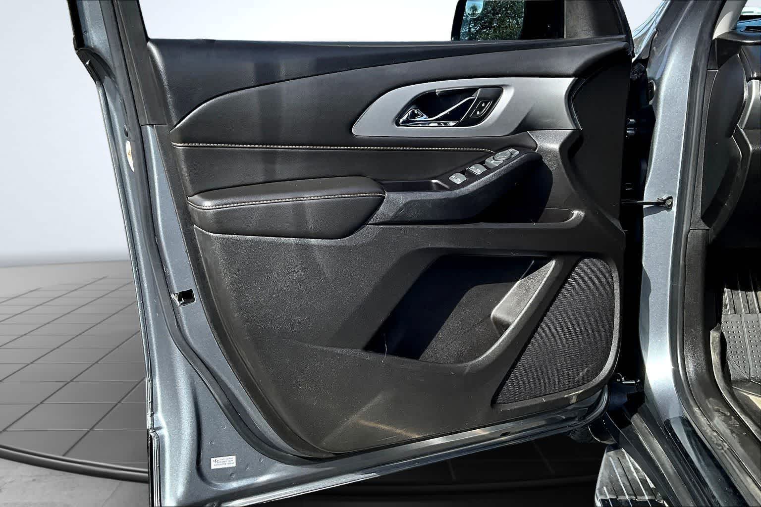 Thumbnail: 2020 Chevrolet Traverse - 28