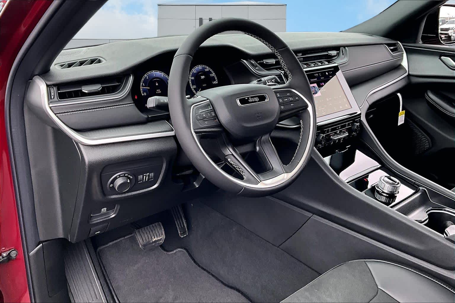 Thumbnail: 2025 Jeep Grand Cherokee - 2