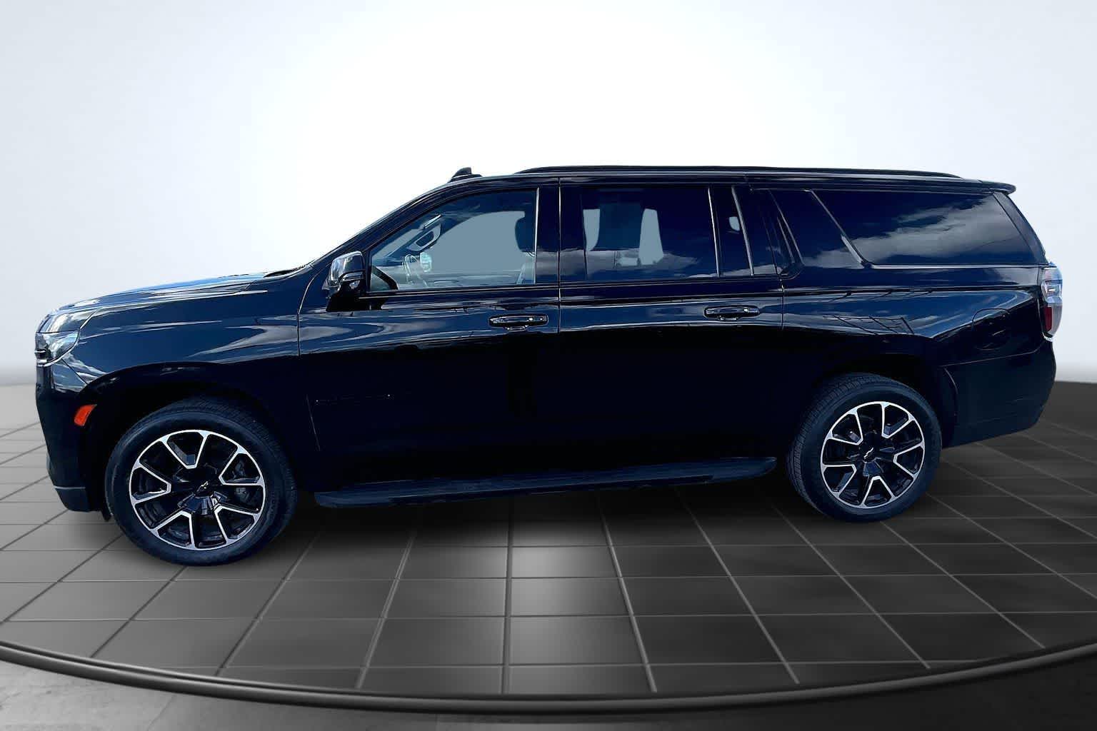 Thumbnail: 2024 Chevrolet Suburban - 3
