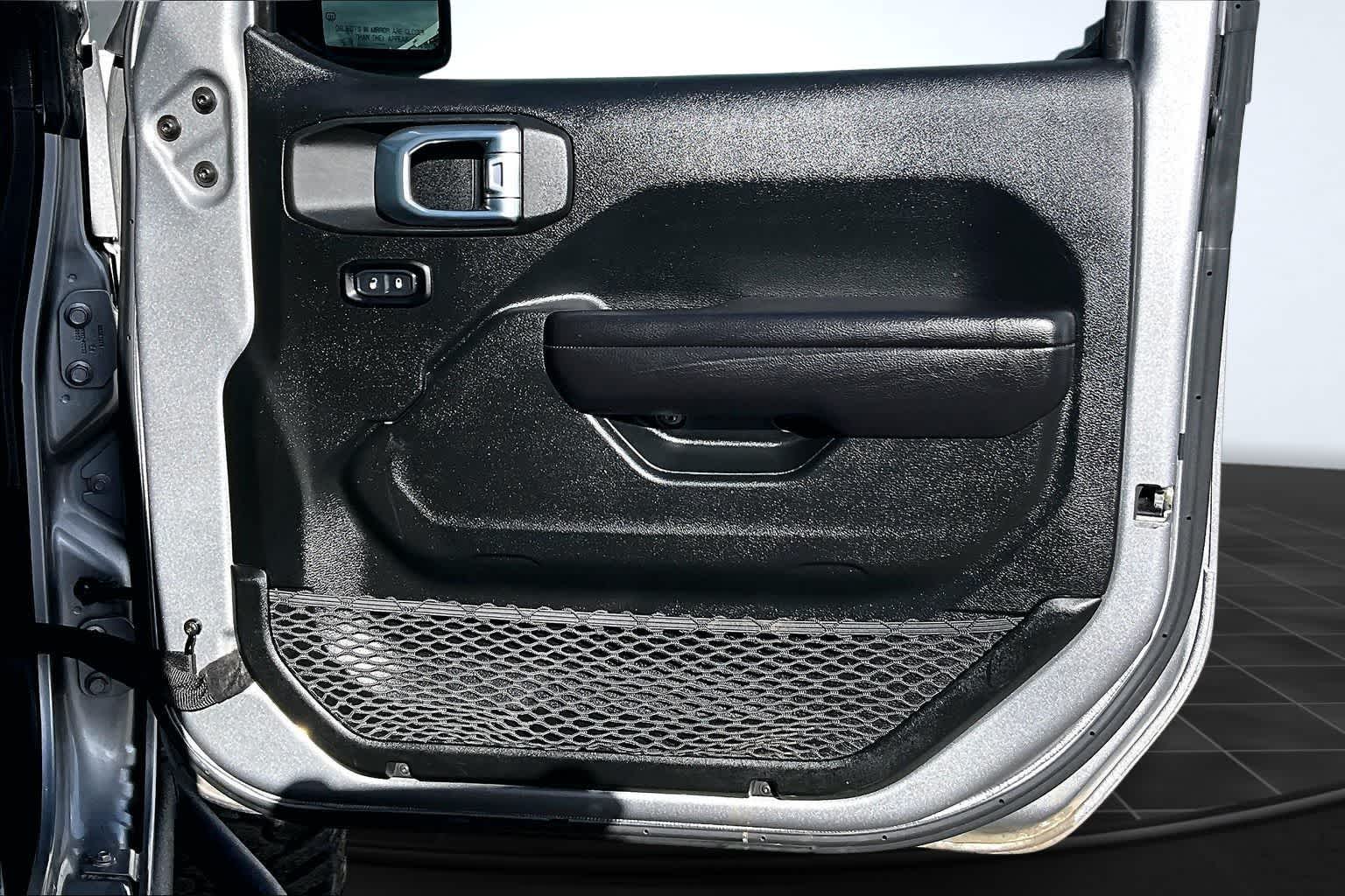 Thumbnail: 2021 Jeep Wrangler - 29