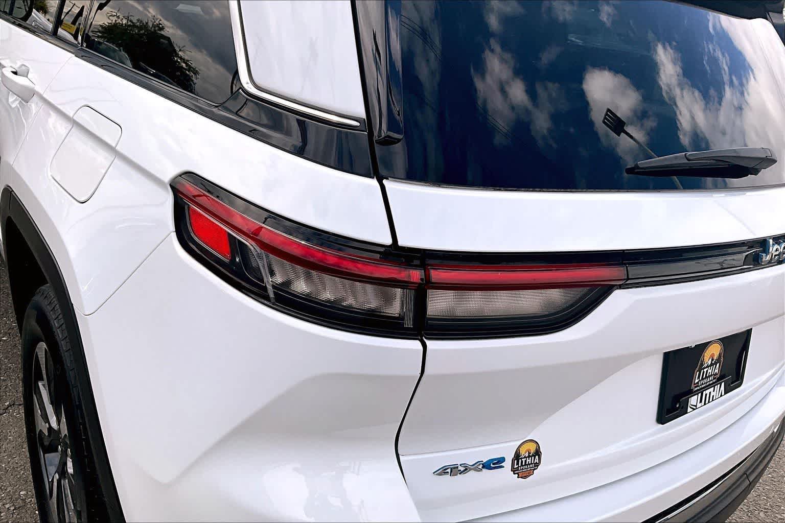 Thumbnail: 2023 Jeep Grand Cherokee - 32