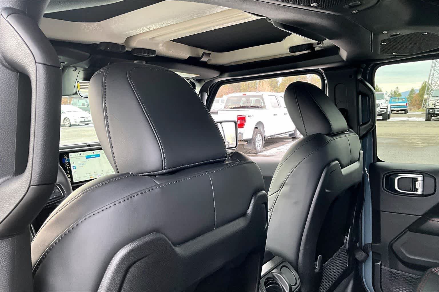 Thumbnail: 2026 Jeep Gladiator - 12