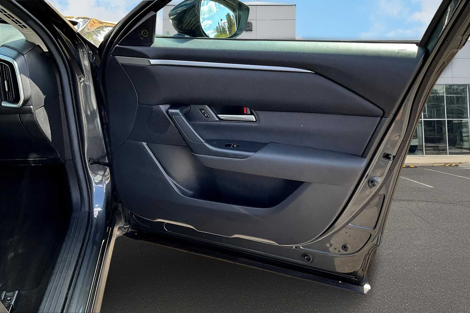 Thumbnail: 2025 Mazda CX-50 - 29