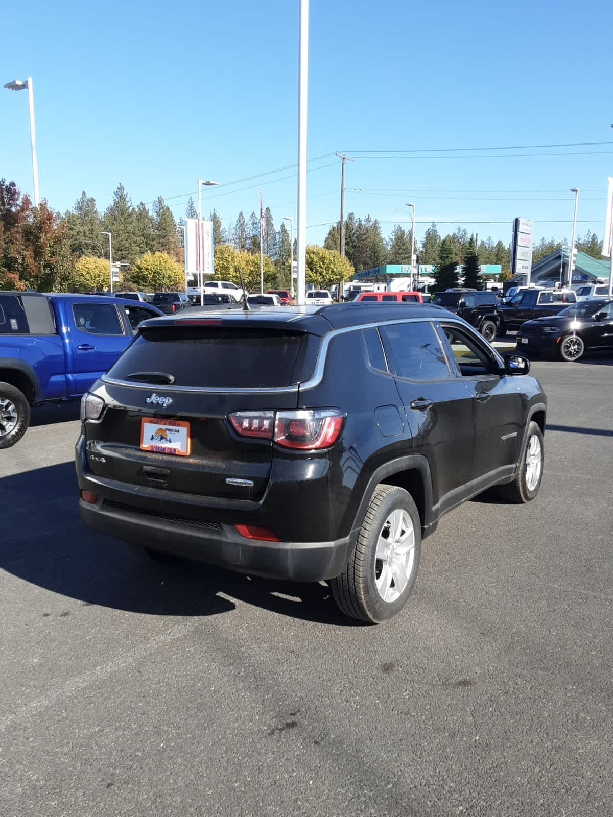 2022 Jeep Compass Latitude photo 3