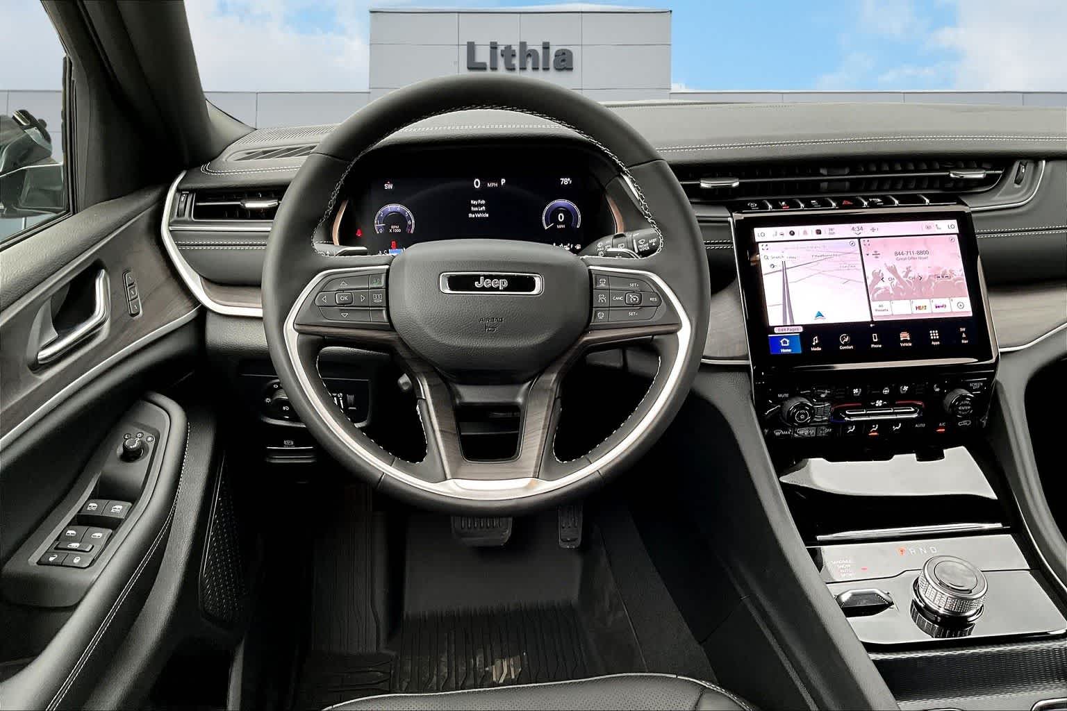 Thumbnail: 2025 Jeep Grand Cherokee L - 15