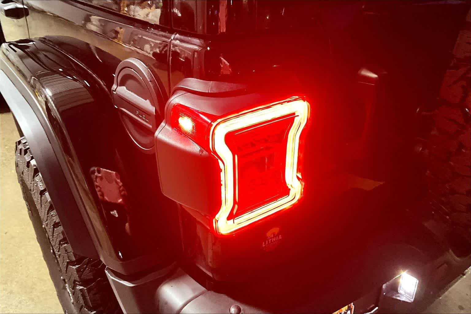 Thumbnail: 2024 Jeep Wrangler - 31