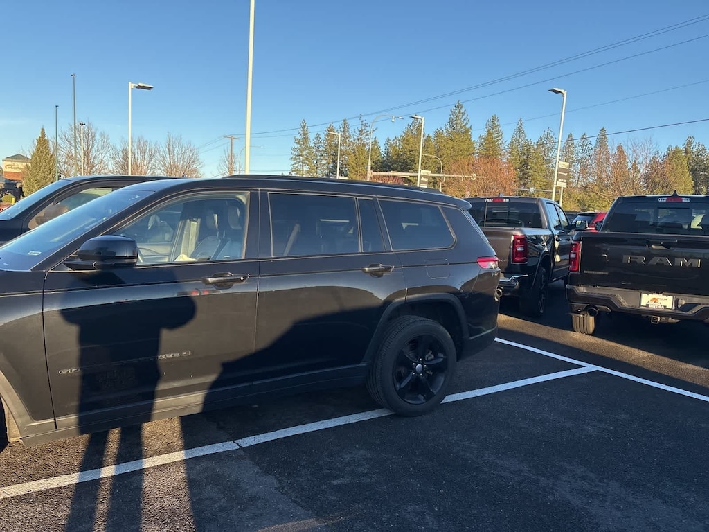 Used 2021 Jeep Grand Cherokee L Altitude SUV