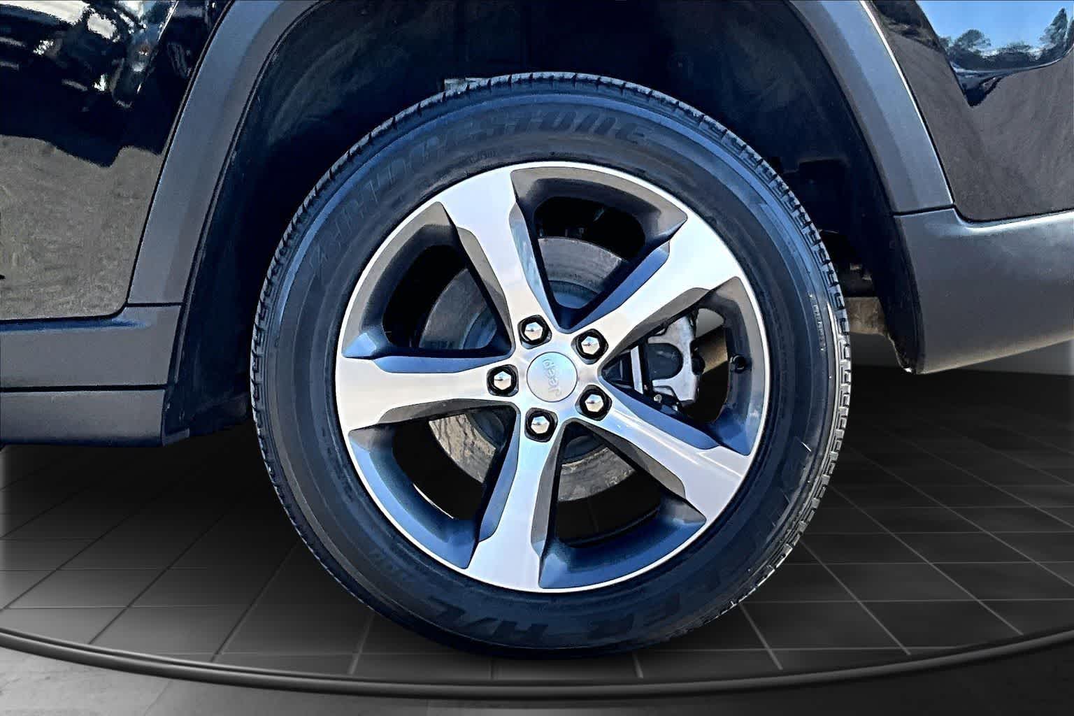 Thumbnail: 2022 Jeep Grand Cherokee - 36