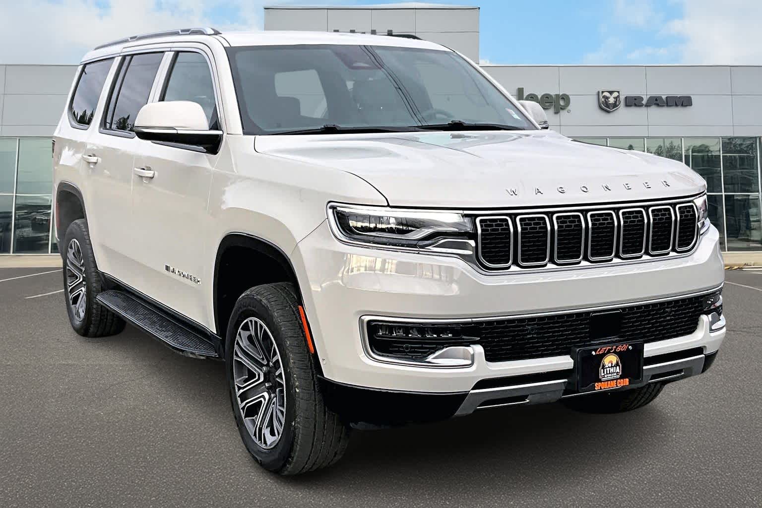 Thumbnail: 2022 Jeep Wagoneer - 22