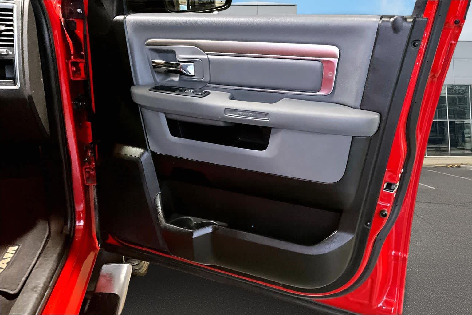 Thumbnail: 2019 RAM 1500 Classic - 29