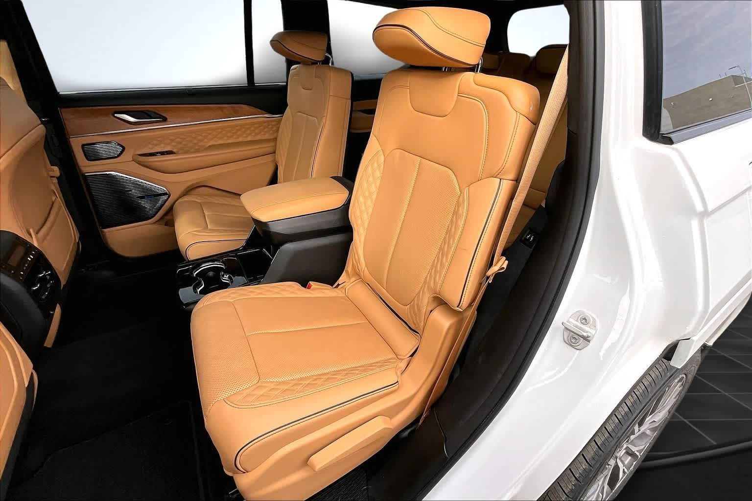 Thumbnail: 2024 Jeep Grand Cherokee L - 13