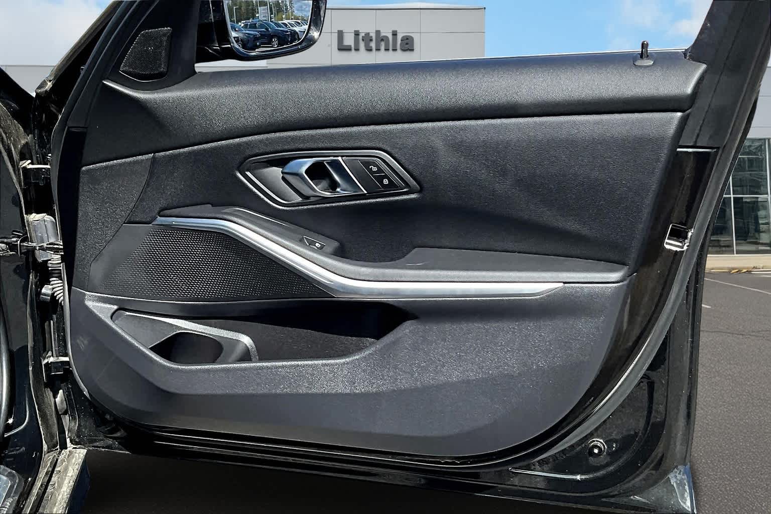 Thumbnail: 2024 BMW 3 Series - 25