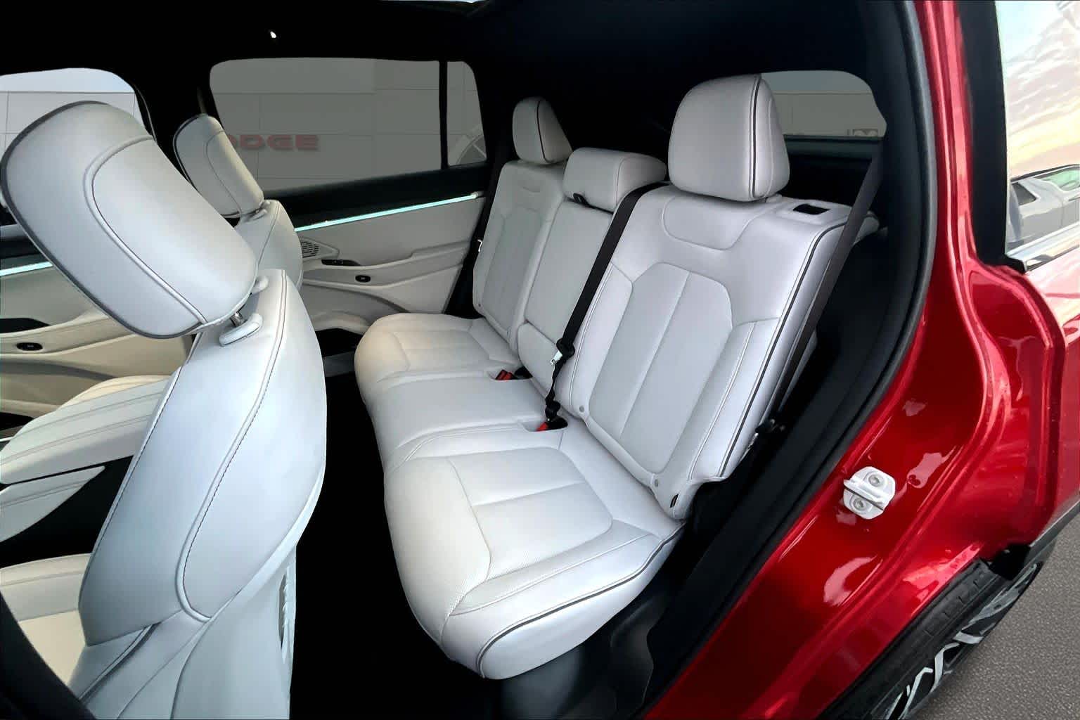 Thumbnail: 2025 Jeep Wagoneer S - 13